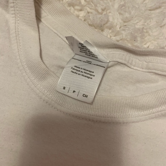 2 graphics T-shirts - Picture 6 of 9